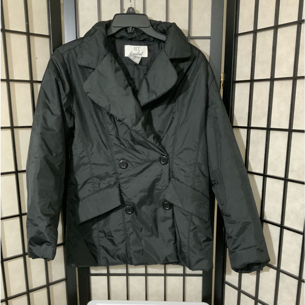 BT Limited Women Light Puffer Jackets